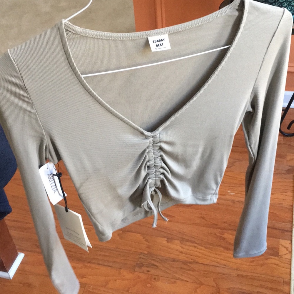 Aritzia Top